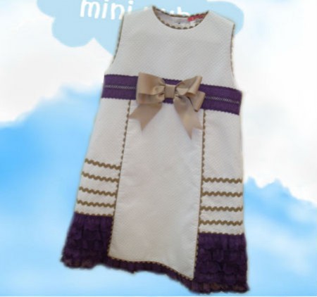 Vestido blanco y morado